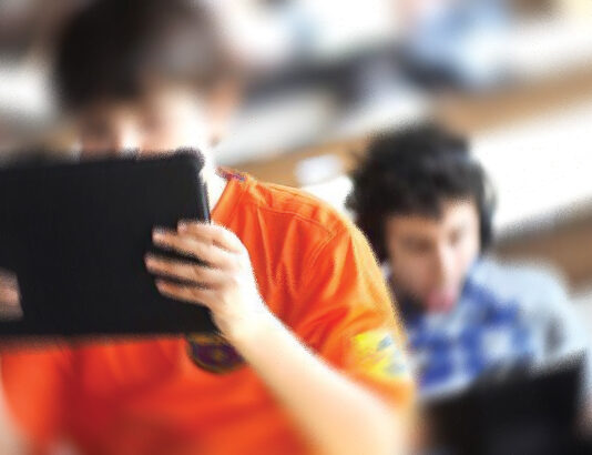 Ailelere çok iş düşüyor – Yetişkinler de telefon bağımlısı