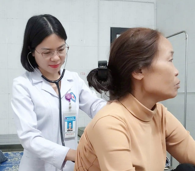 Khi bác sĩ trẻ từ bỏ cơ hội làm việc ở bệnh viện lớn chọn về với quê hương- Ảnh 2.