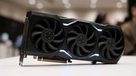 AMD, Radeon ekran kartlarının fiyatlarını düşürdü.