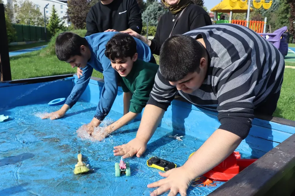 Hereke Öğrencileri Otizm Spor ve Yaşam Evi'nde Eğlence Dolu Bir Gün Geçirdi
